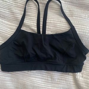 Lululemon sports bra size 4